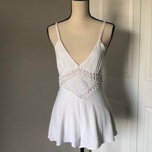 FOREVER 21 WHITE LADY ROMPER